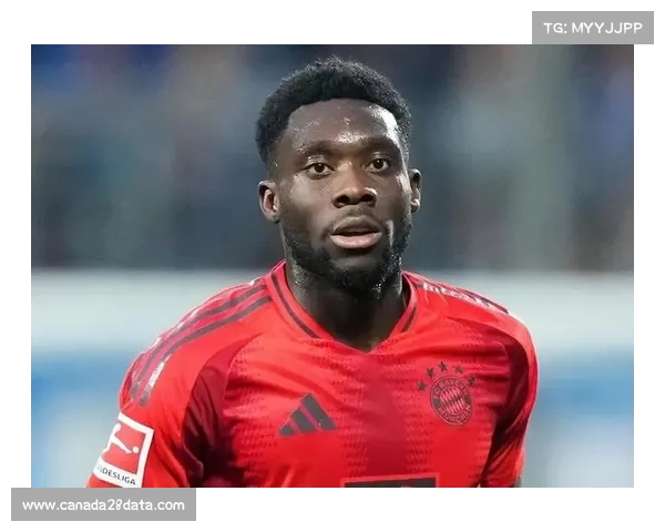 阿方索·戴维斯右膝前交叉韧带撕裂,拜仁后卫将缺席九个月